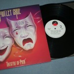 MOTLEY CRUE - THEATRE OF PAIN (j) - 