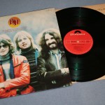 BARCLAY JAMES HARVEST - EVERYONE IS EVERYBODY ELSE - 