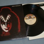 KISS, GENE SIMMONS - GENE SIMMONS (j) - 