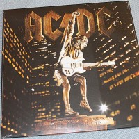 AC/DC - STIFF UPPER LIP - Меломания