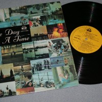 BOB FRANCIS - ONE DAY AT A TIME - ���������