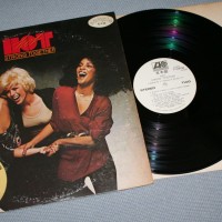 HOT - STRONG TOGETHER - ���������