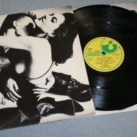 SCORPIONS - LOVE AT FIRST STING - ���������