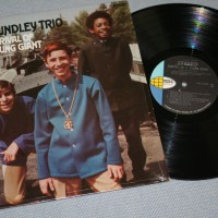 CRAIG HUNDLEY TRIO - ARRIVAL OF A YOUNG GIANT - ���������