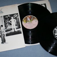 GENESIS - THE LAMB LIES DOWN ON BROADWAY (j) - ���������