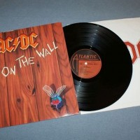 AC/DC - FLY ON THE WALL - Меломания