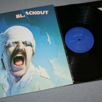 SCORPIONS - BLACKOUT - ���������