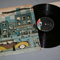 WAR - THE WORLD IS GHETTO - 