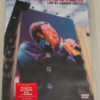 TOM JONES - LIVE AT CARDIFF CASTLE - 