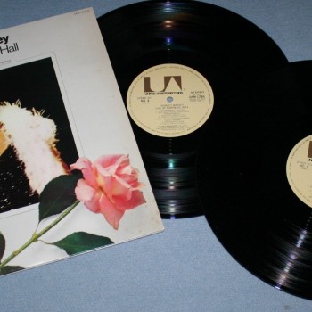 SHIRLEY BASSEY - LIVE AT CARNEGIE HALL (j) - ���������