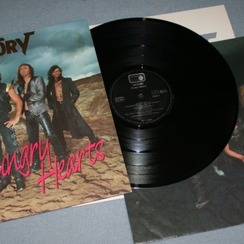 VICTORY - HUNGRY HEARTS - 