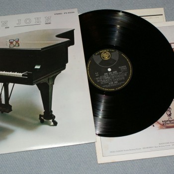ELTON JOHN - HERE AND THERE- LIVE IN LONDON (j) - ���������
