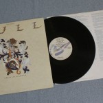 JETHRO TULL - CREST OF A KNAVE - 