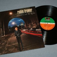 ROBIN TROWER - IN THE LINE OF FIRE - 