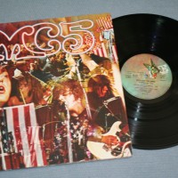 MC5 - KICK OUT THE JAMS - 