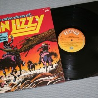 THIN LIZZY - THE ADVENTURES OF THIN LIZZY (HIT-SINGLES COLLECTION) - 