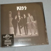 KISS - DRESSED TO KILL - 