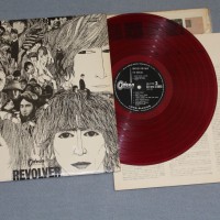 BEATLES - REVOLVER (j) (red) - 