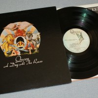 QUEEN - A DAY AT THE RACES (j) - 