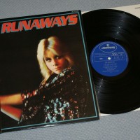 RUNAWAYS - THE RUNAWAYS (j) - 