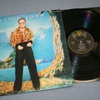 ELTON JOHN - CARIBOU (j) - 