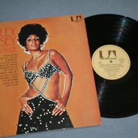 SHIRLEY BASSEY - GOLDEN PRIZE (j) - 