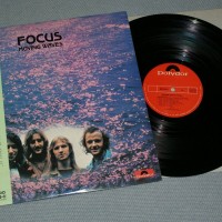 FOCUS - MOVING WAVES (j) - 