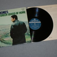 TOM JONES - GREEN, GREEN GRASS OF HOME (j) - 