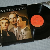 KRAFTWERK - TRANS EUROPE EXPRESS (j) - 