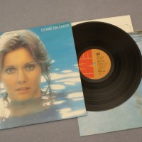 OLIVIA NEWTON-JOHN - COME ON OVER (j) - 