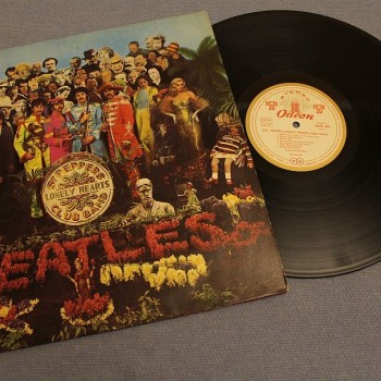 BEATLES - SGT. PEPPER'S LONELY HEARTS CLUB BAND - 