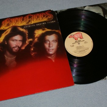 BEE GEES - SPIRITS HAVING FLOWN - 