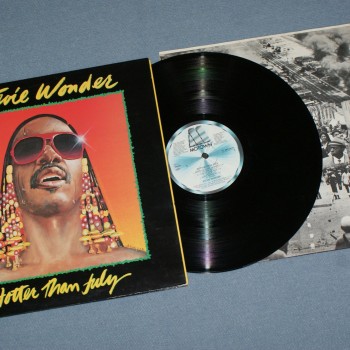 STEVIE WONDER - HOTTER THAN JULY - 