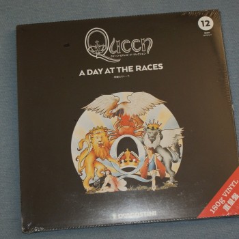 QUEEN - A DAY AT THE RACES (j) (box) - 