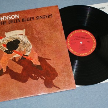 ROBERT JOHNSON - KING OF THE DELTA BLUES SINGERS (j) - 