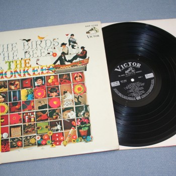 MONKEES - THE BIRDS, THE BEES & THE MONKEES (j) - 